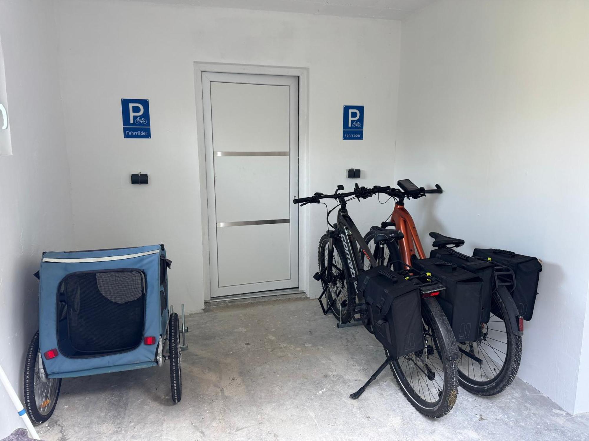 Ferienwohnung Am See Dillich - Ruhige Lage - Eigener Garten - Direkt Neben Einem Natursee Borken  Buitenkant foto